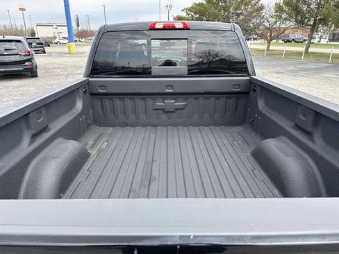 Used 2018 Chevrolet Silverado 1500 LT w/ Midnight Edition image 46