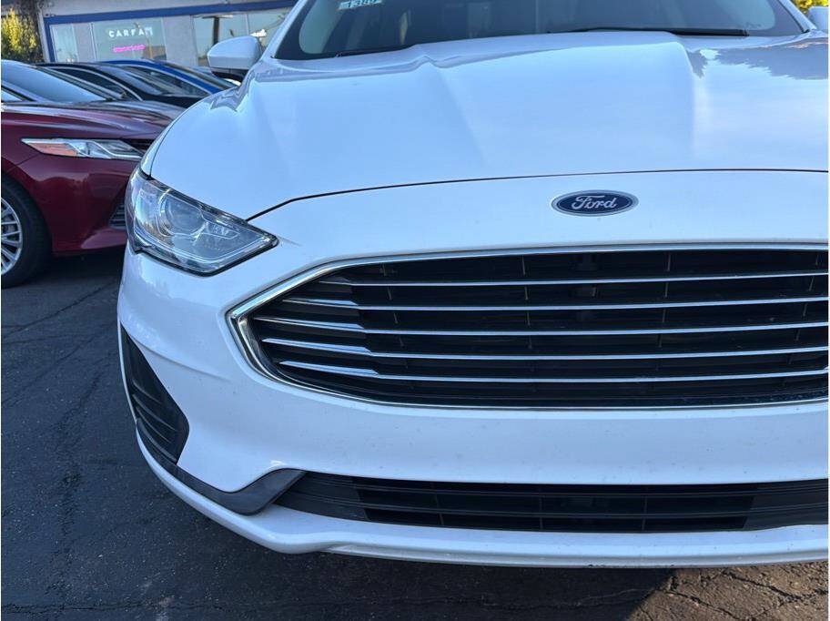 Used 2020 Ford Fusion SE FWD image 25