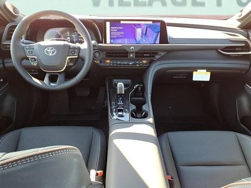 New 2026 Toyota Crown Platinum image 8