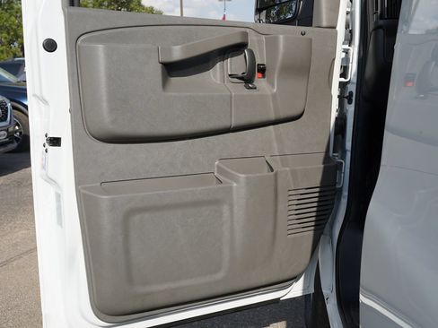 New 2026 GMC Savana 2500 Extended w/ Driver Convenience Package RWD image 18