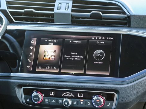 Used 2023 Audi Q3 2.0T Premium w/ Black Optic Sport Package image 15