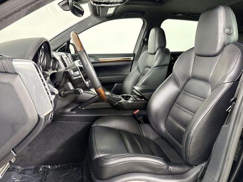 Certified 2015 Porsche Cayenne Turbo AWD/4WD image 5