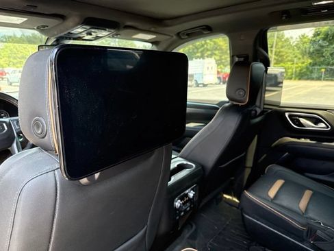 Used 2021 GMC Yukon AT4 w/ AT4 Premium Plus Package AWD/4WD image 15