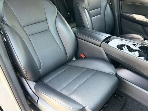 Used 2024 Nissan Rogue SV w/ SV Premium Package image 28