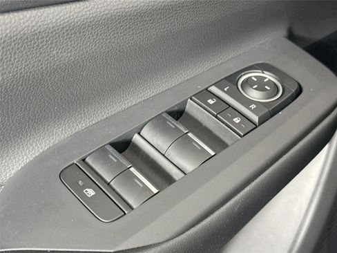 Certified 2025 Toyota Prius Plug-In Hybrid image 28