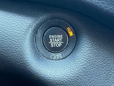 Used 2019 Jeep Cherokee Limited AWD/4WD image 32