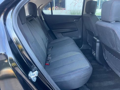 Used 2017 Chevrolet Equinox LT FWD image 18