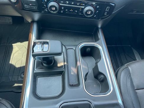 Used 2023 Chevrolet Silverado 1500 High Country w/ High Country Premium Package AWD/4WD image 33