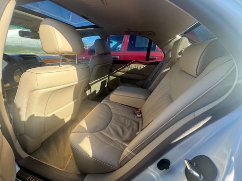 Used 2004 Lexus LS 430 RWD image 19