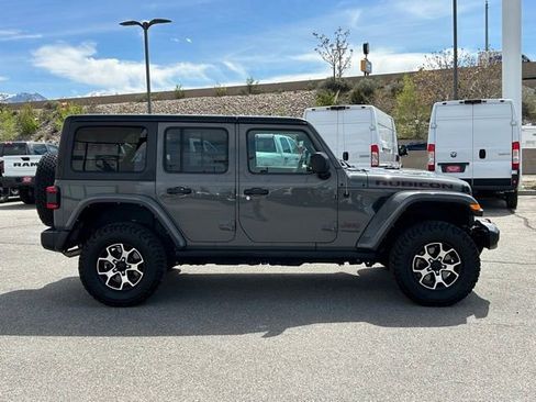 Used 2022 Jeep Wrangler Unlimited Rubicon w/ LED Lighting Group AWD/4WD image 8