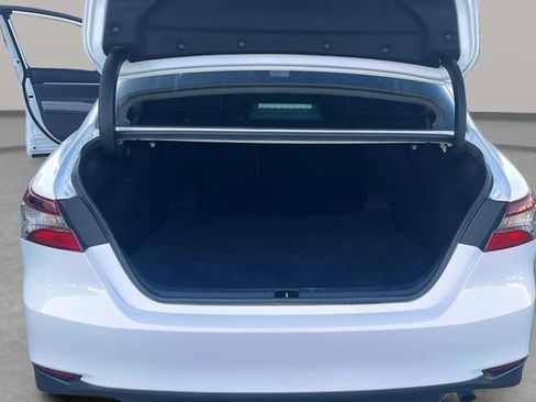 Used 2022 Toyota Camry LE image 43