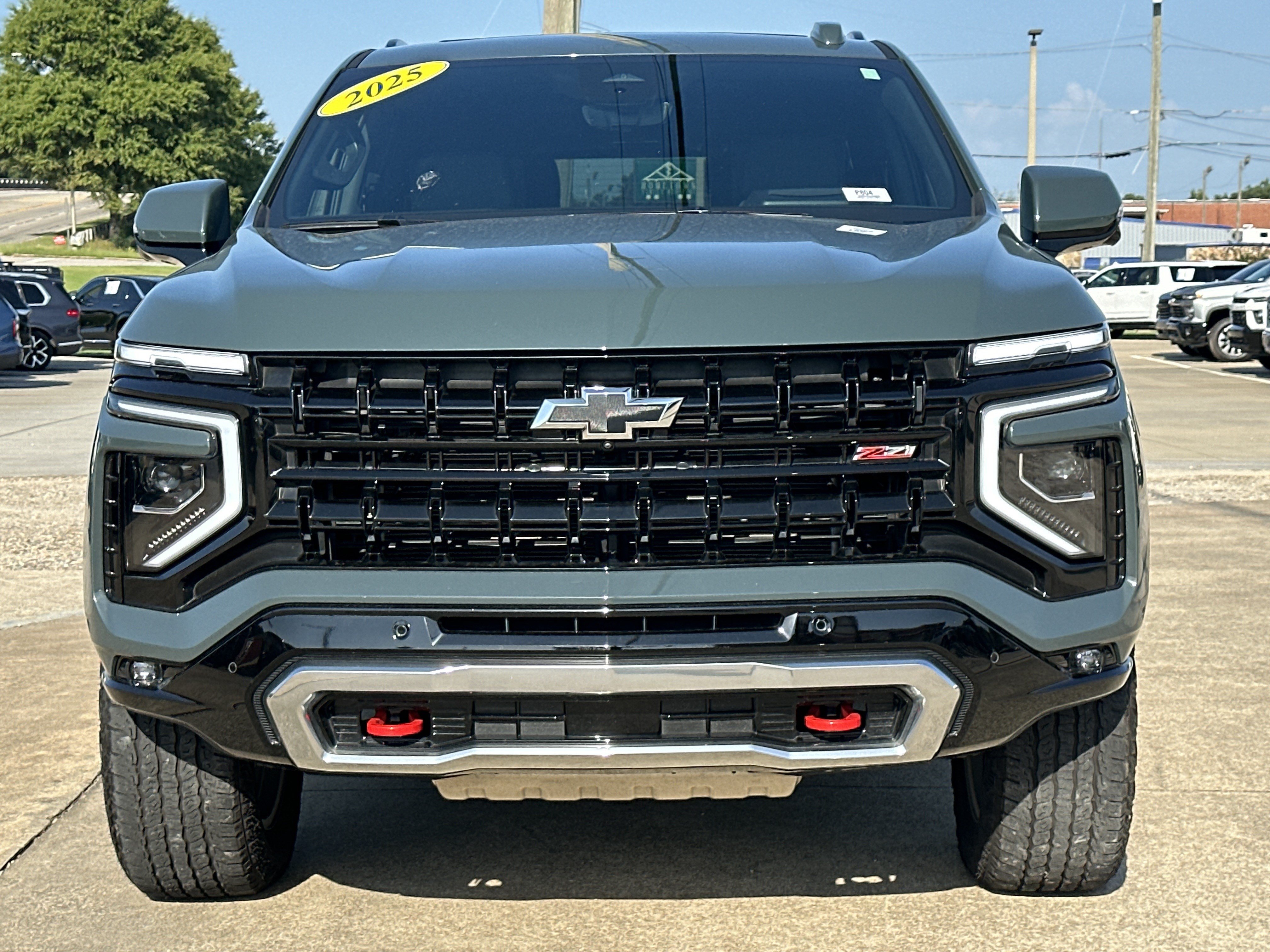 Certified 2025 Chevrolet Tahoe Z71 w/ Z71 Off-Road Package AWD/4WD image 2