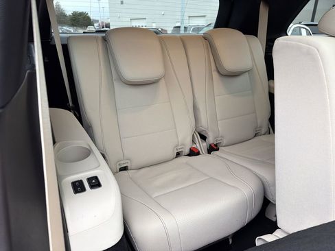 Used 2024 Mercedes-Benz GLS 450 4MATIC image 24