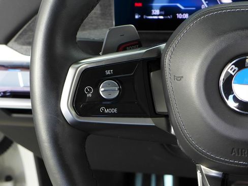 Used 2023 BMW 740i w/ Parking Assistance Package image 29