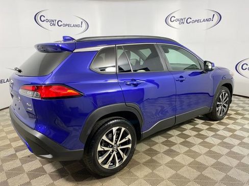 Used 2024 Toyota Corolla Cross XLE image 7