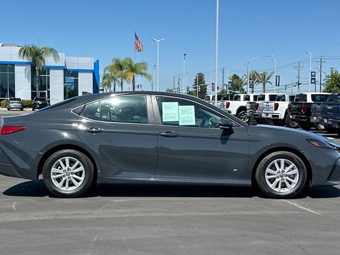 Used 2025 Toyota Camry LE FWD image 3