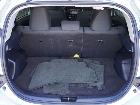 Used 2018 Toyota Prius C Three w/ Carpet Mat Package image 8