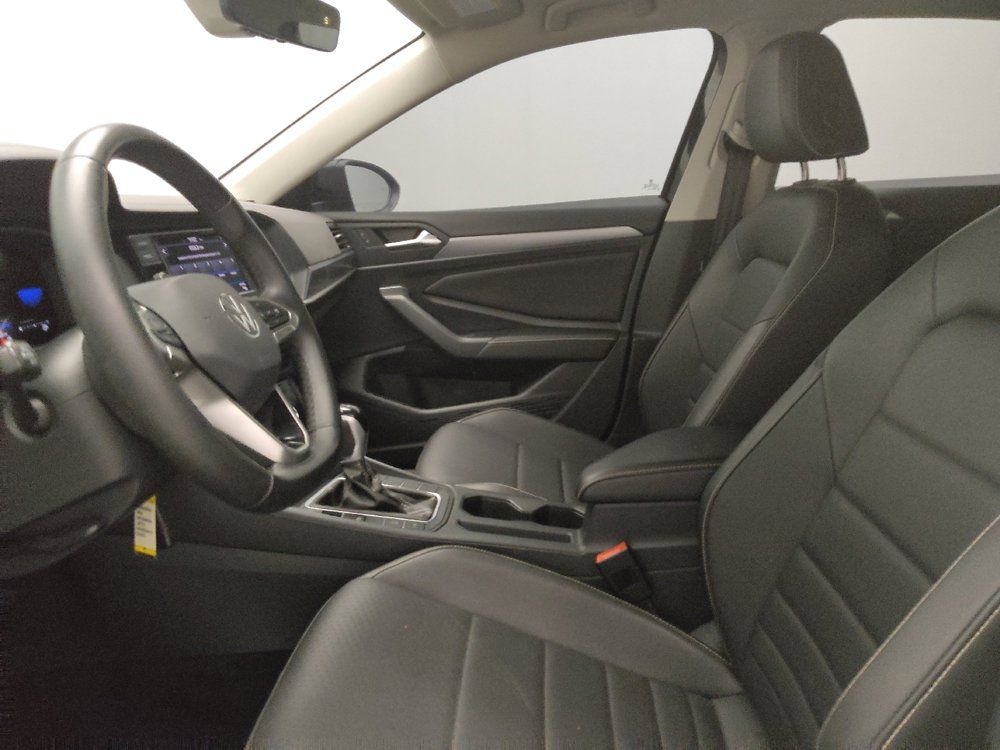 Used 2024 Volkswagen Jetta SE FWD image 17