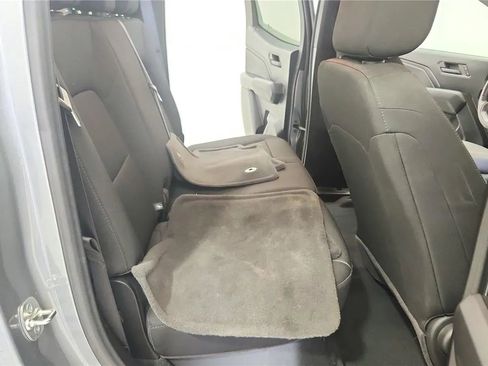 Used 2025 Chevrolet Colorado Trail Boss AWD/4WD image 37