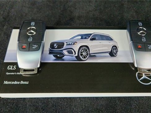 Used 2025 Mercedes-Benz GLS 450 4MATIC image 67