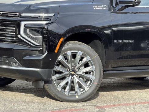 New 2026 Chevrolet Suburban High Country image 8
