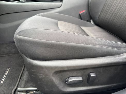 Used 2025 Nissan Altima 2.5 SV FWD image 22