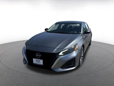 Used 2025 Nissan Altima 2.5 SV image 7