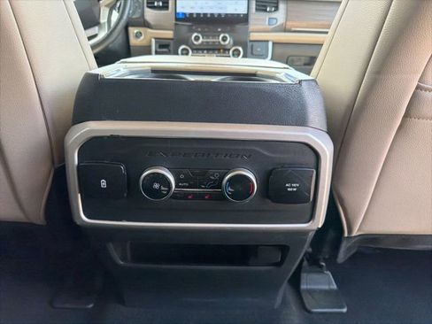 Used 2024 Ford Expedition Limited AWD/4WD image 14