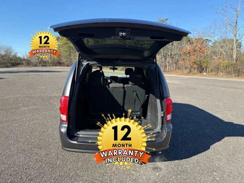 Used 2017 Dodge Grand Caravan SE image 45