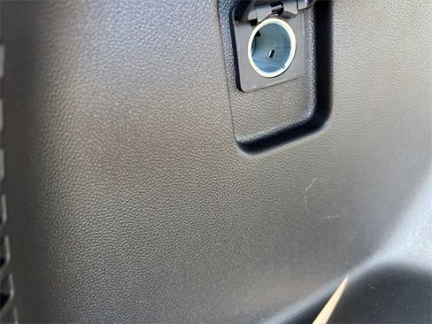 New 2025 Chevrolet Equinox EV RS image 39