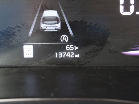 Certified 2025 Kia Soul LX FWD image 28