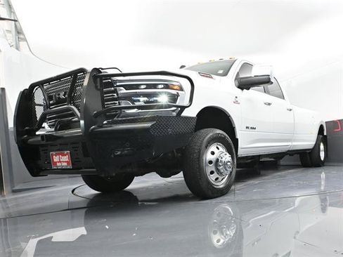 Used 2026 RAM 3500 Laramie w/ Towing Technology Group AWD/4WD image 32
