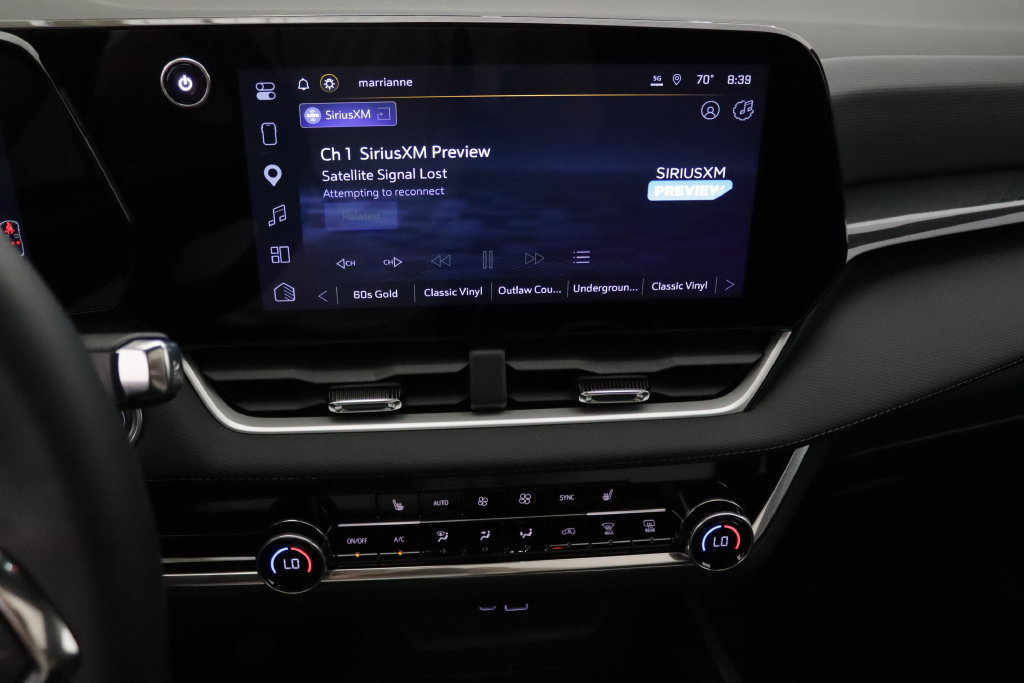 Used 2025 Chevrolet Equinox LT w/ Convenience Package II FWD image 26