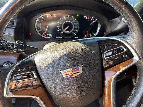 Used 2019 Cadillac Escalade Luxury w/ Escalade Sport Edition image 8