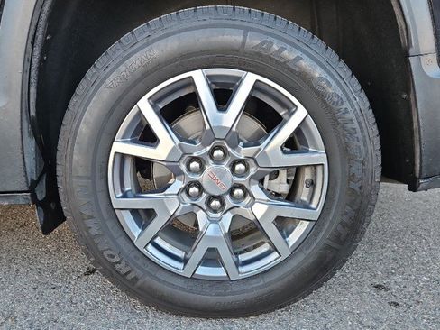 Used 2023 GMC Acadia SLT image 27