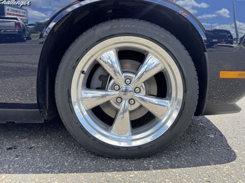 Used 2012 Dodge Challenger R/T RWD image 9