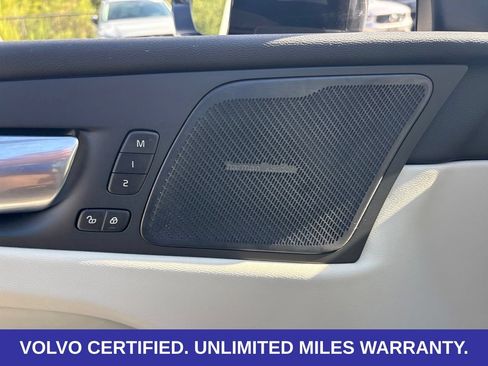 Certified 2026 Volvo XC60 B5 Ultra AWD/4WD image 17