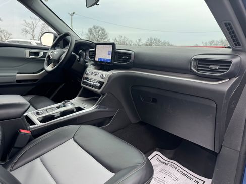 Used 2023 Ford Explorer XLT w/ Equipment Group 202A image 19