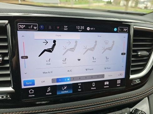 Used 2026 Chrysler Pacifica Pinnacle image 24