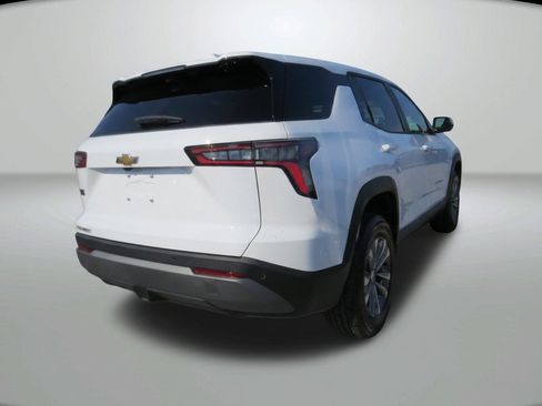 New 2026 Chevrolet Equinox LT w/ Convenience Package II FWD image 8