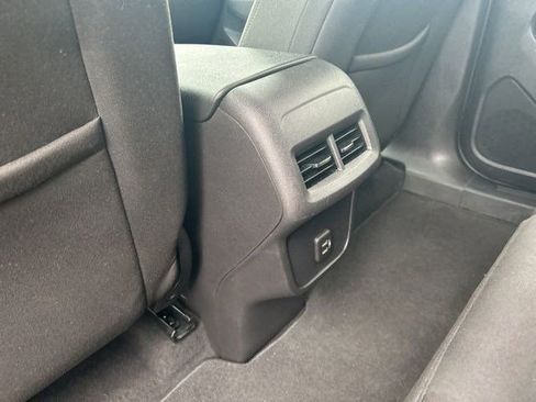 Used 2021 Chevrolet Equinox LT image 32