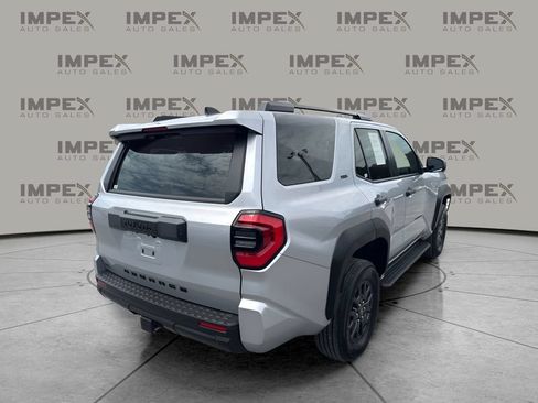 Used 2025 Toyota 4Runner SR5 AWD/4WD image 5