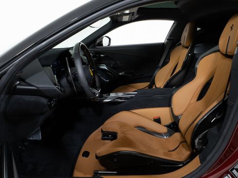 Certified 2025 Ferrari 12Cilindri RWD image 40