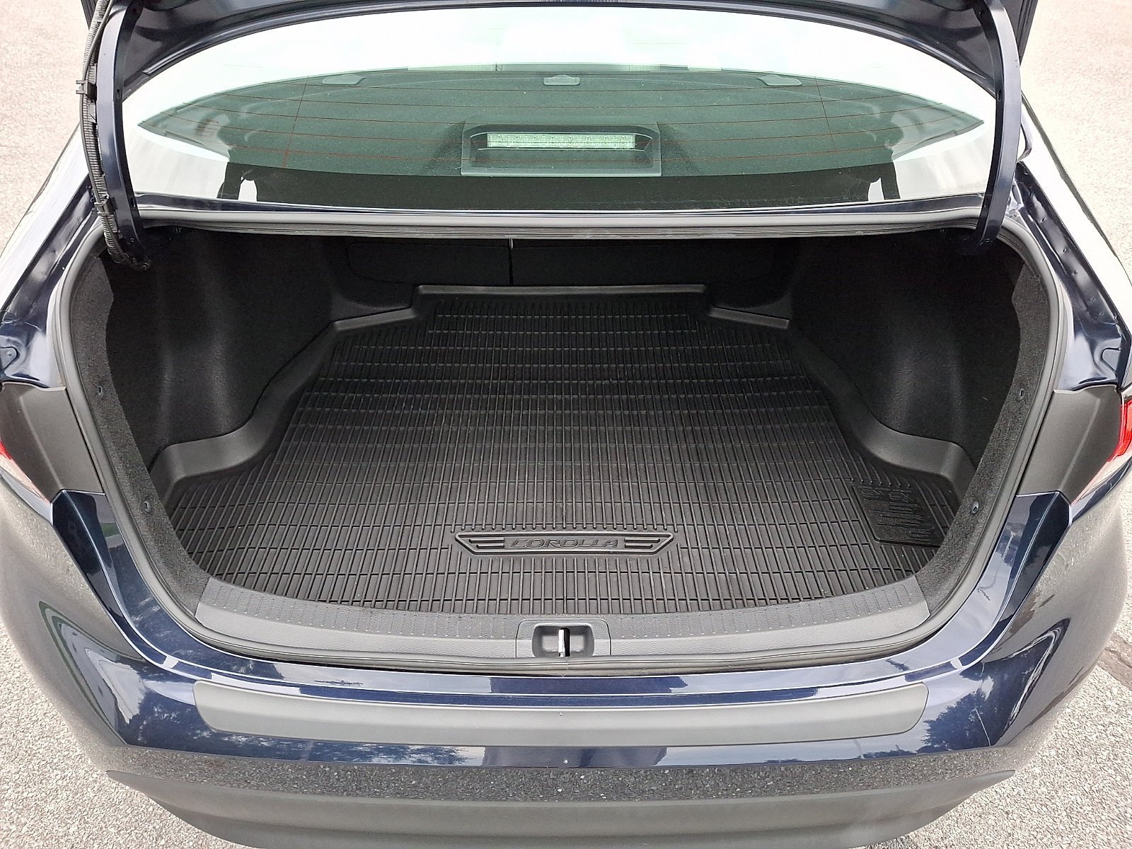 Certified 2024 Toyota Corolla LE FWD image 28