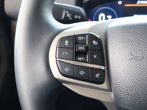 Used 2025 Ford Explorer Active w/ Active Comfort Package RWD image 24