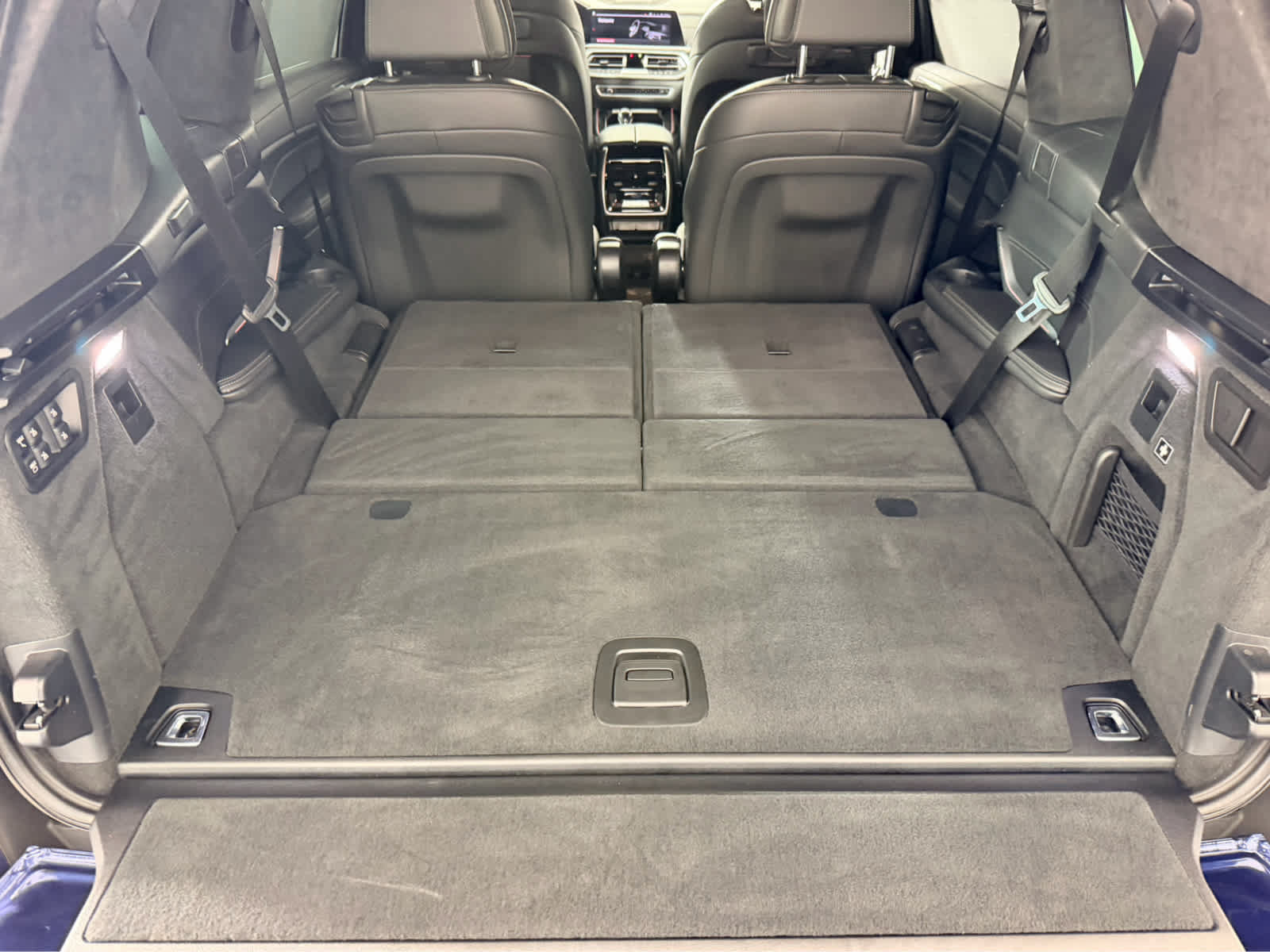 Used 2022 BMW X7 xDrive40i w/ M Sport Package AWD/4WD image 22