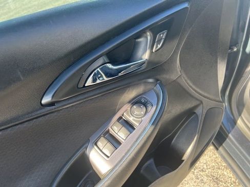 Used 2021 Chevrolet Malibu LT image 9