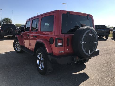 Used 2018 Jeep Wrangler Unlimited Sahara image 5
