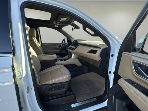 Used 2021 Chevrolet Tahoe Premier w/ Premium Package image 13