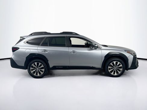 Used 2023 Subaru Outback Limited XT image 4